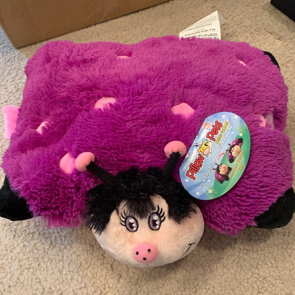 Limited edition pillow pet pee wee ladybug